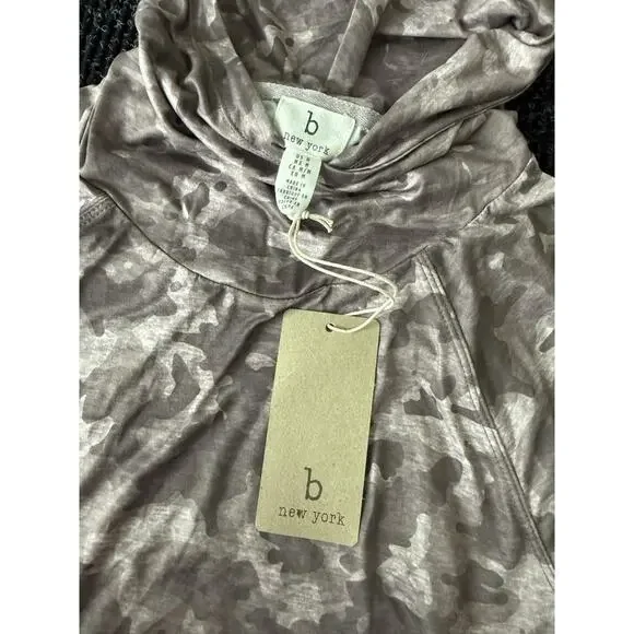 NWT b New York Camo Print Hooded Tunic Top M Long Sleeve Lightweight - Picture 2 of 5